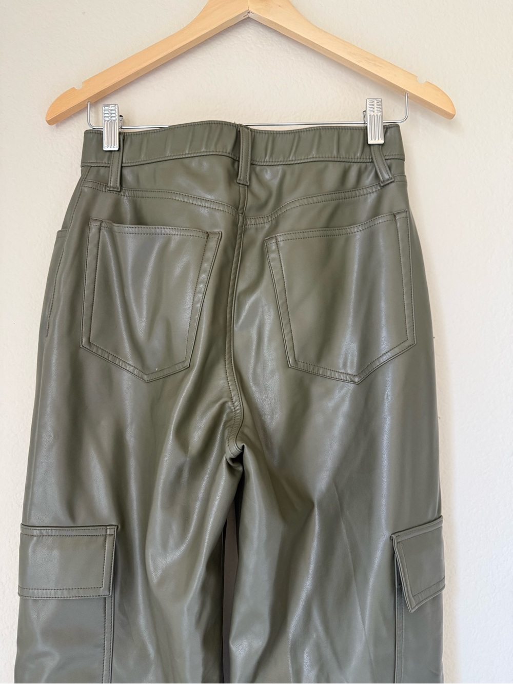 Abercrombie and Fitch Curve Love Vegan Leather Cargo 90s Relaxed Pants in Olive - Picture 8 of 14